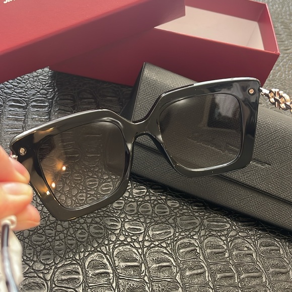 Salvatore Ferragamo Black Frame Gancini Chain Square Sunglasses SF1041S main image 7